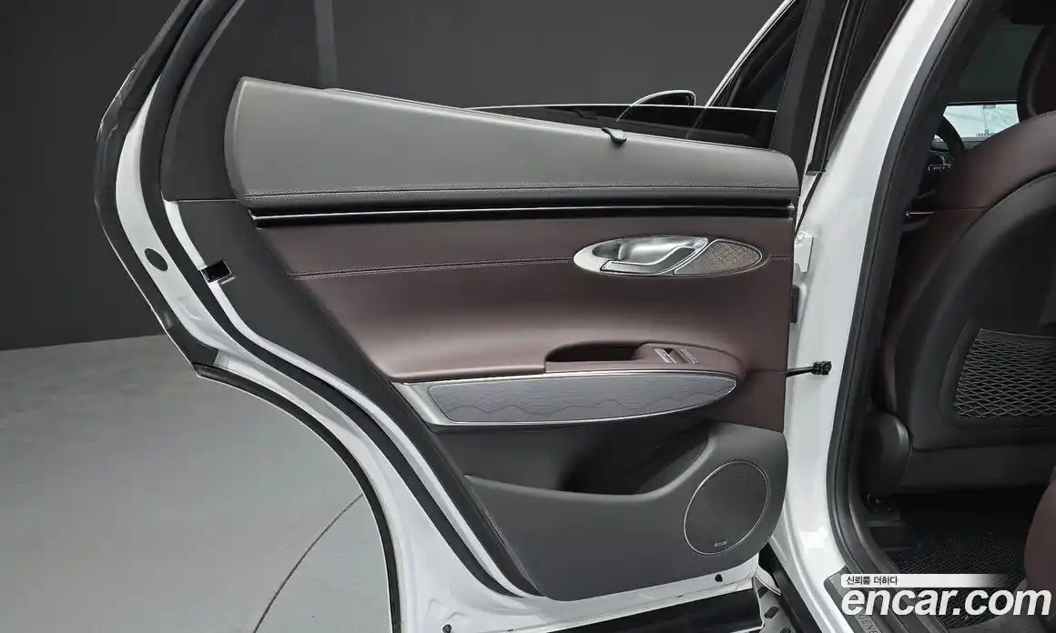 Genesis GV70 2021 2.5 автомат (гидро), фото 15