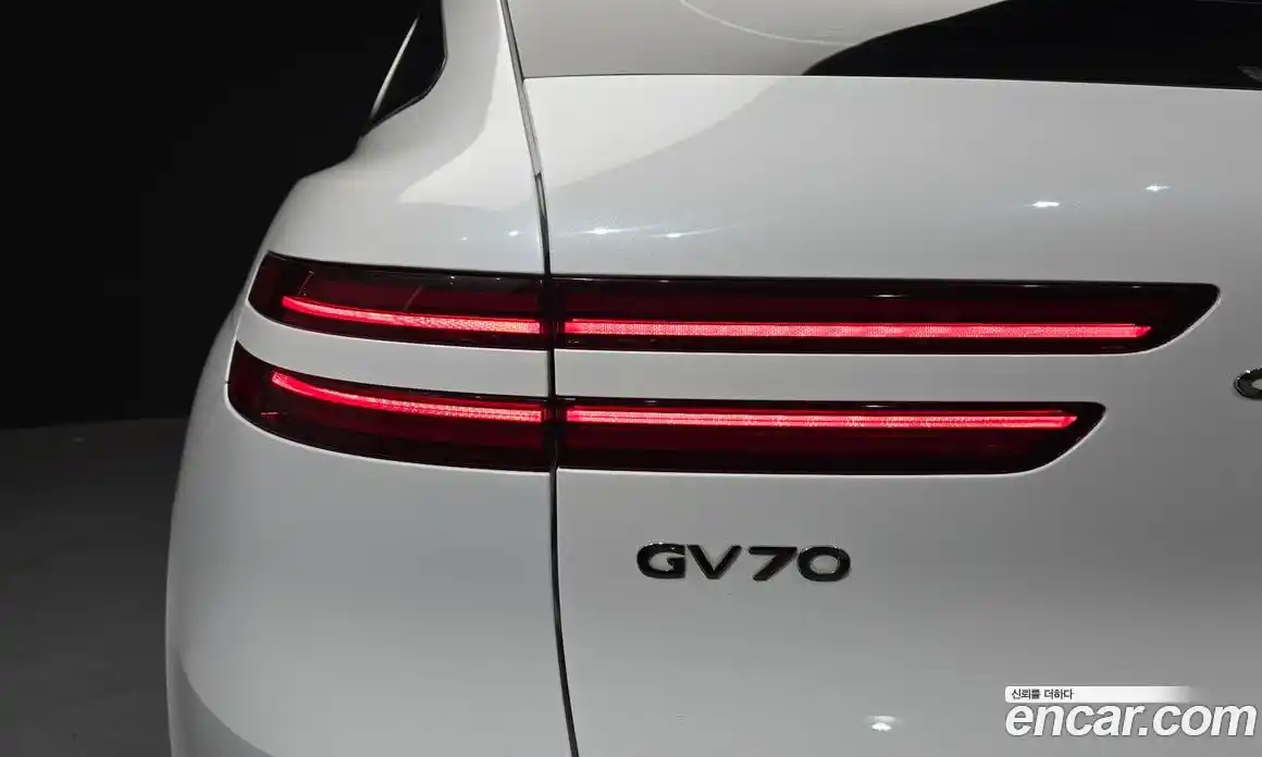 Genesis GV70 2021 2.5 автомат (гидро), фото 9