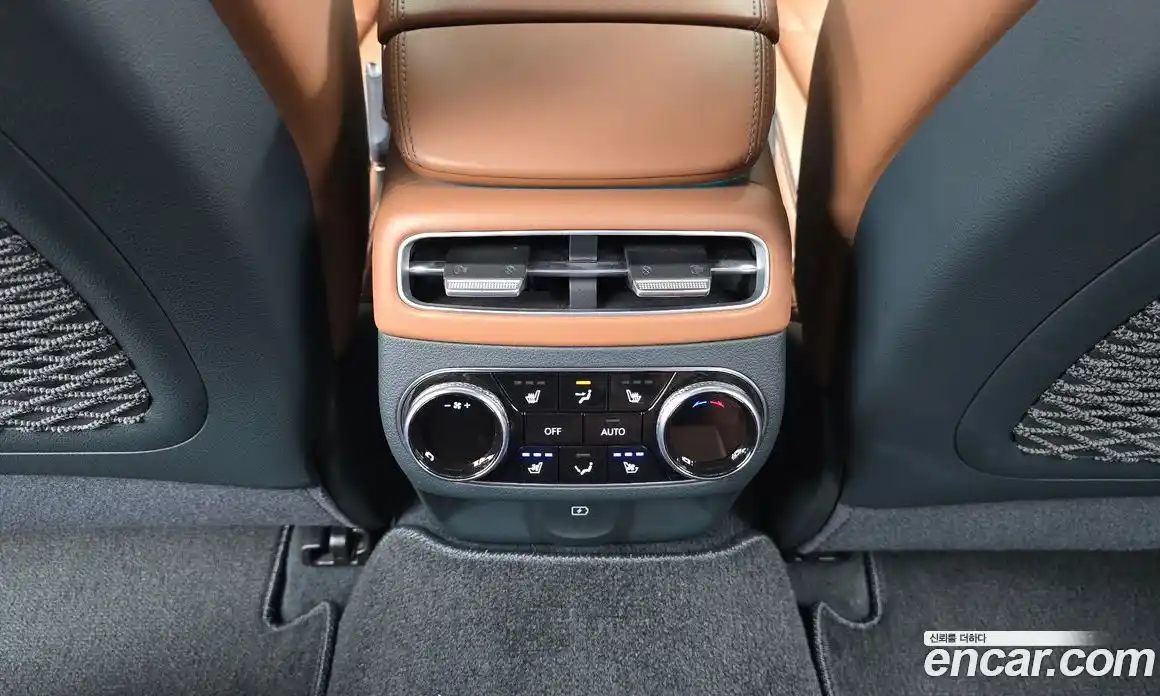Genesis GV70 2021 2.5 автомат (гидро), фото 25