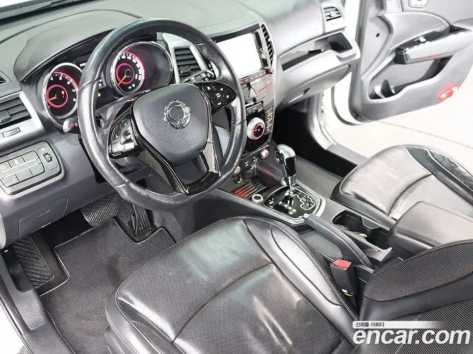 SsangYong TIBOLI 2018 1.6 автомат (гидро), фото 17