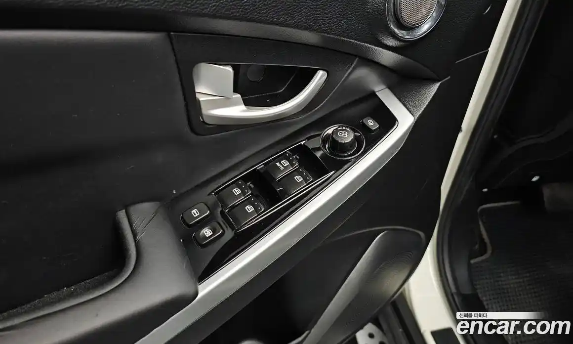 SsangYong Korando 2015 2.2 автомат (гидро), фото 16