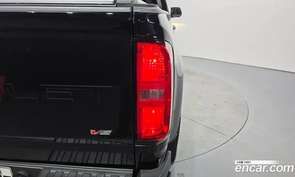 Chevrolet Colorado 2021 3.6 автомат (гидро), фото 9