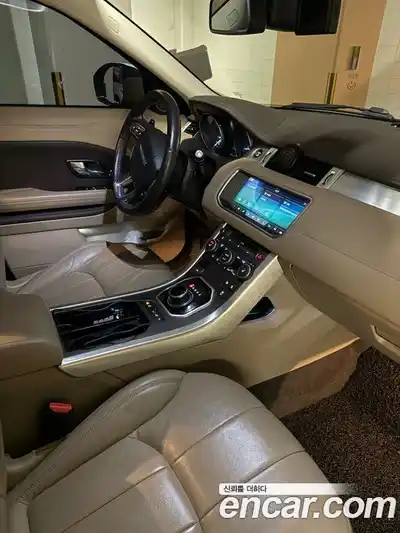 Land Rover Range Rover Evoque 2017 2.0 автомат (гидро), миниатюра 2