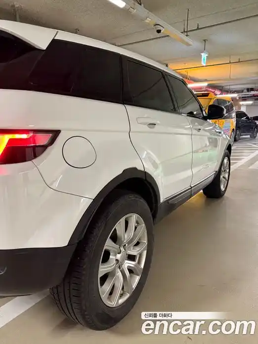 Land Rover Range Rover Evoque 2017 2.0 автомат (гидро), фото 5