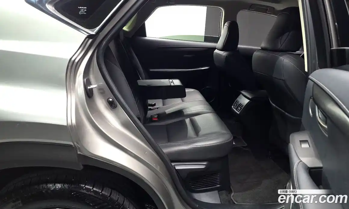Lexus NX 2015 2.5 автомат (гидро), фото 12 Lexus NX 2015 2.5 автомат (гидро), фото 12