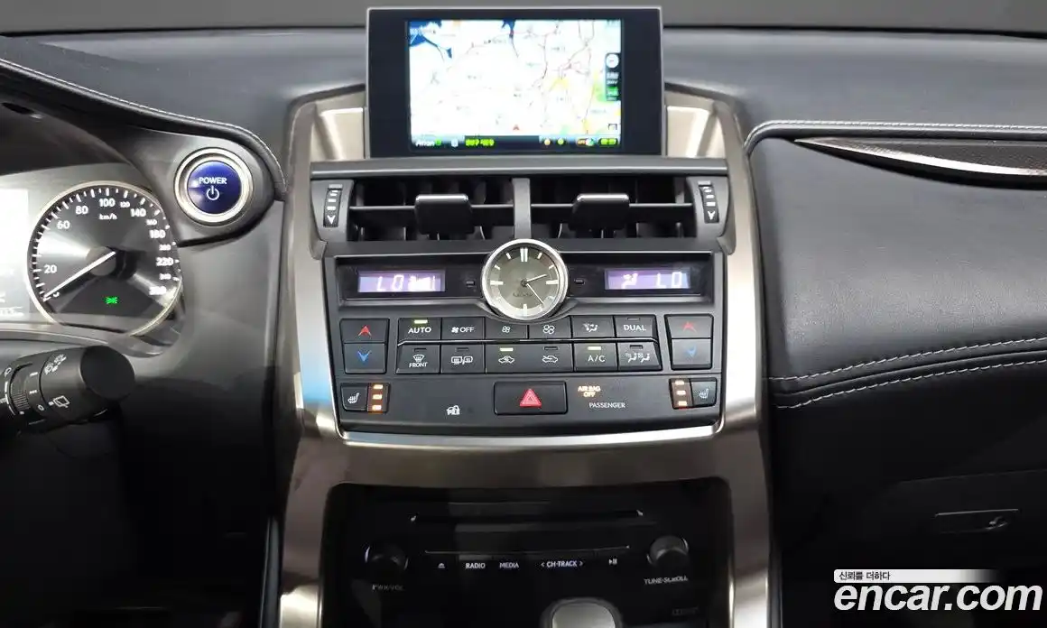 Lexus NX 2015 2.5 автомат (гидро), фото 15 Lexus NX 2015 2.5 автомат (гидро), фото 15