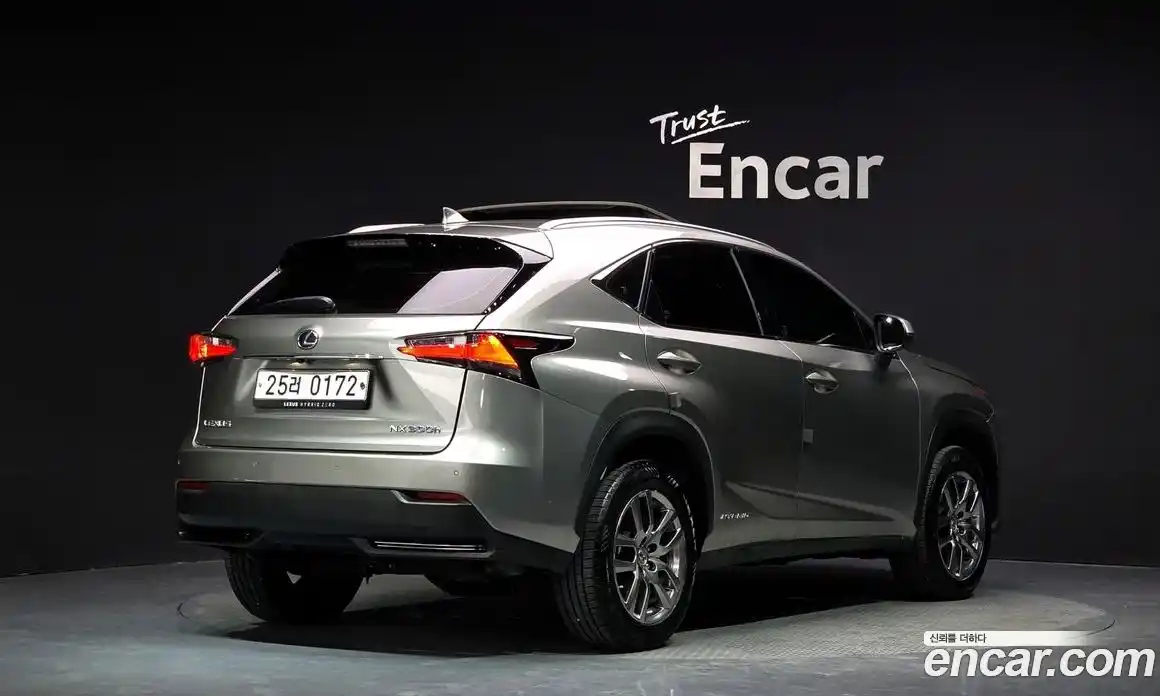 Lexus NX 2015 2.5 автомат (гидро), фото 2 Lexus NX 2015 2.5 автомат (гидро), фото 2