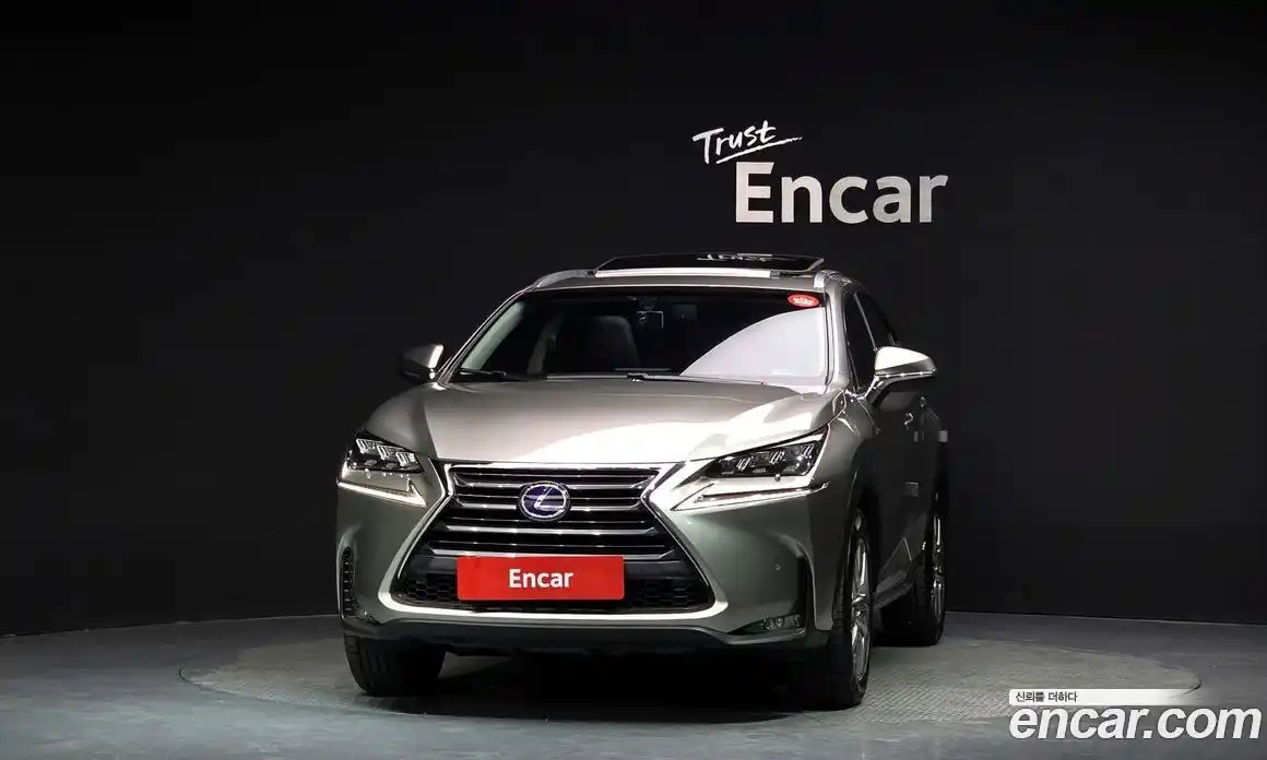 Lexus NX 2015 2.5 автомат (гидро), фото 3 Lexus NX 2015 2.5 автомат (гидро), фото 3