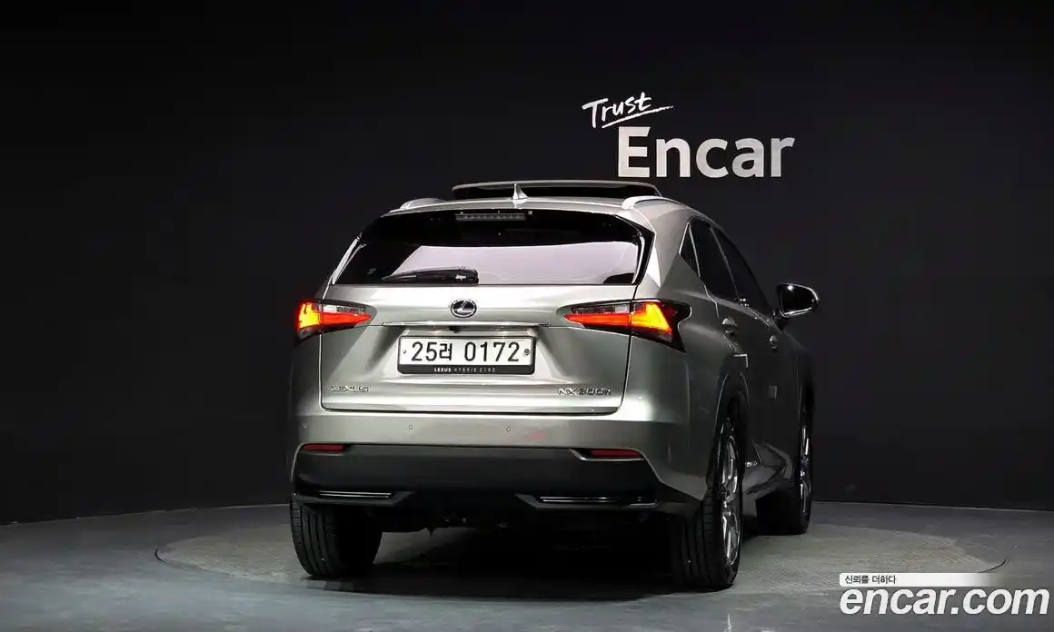 Lexus NX 2015 2.5 автомат (гидро), фото 4 Lexus NX 2015 2.5 автомат (гидро), фото 4