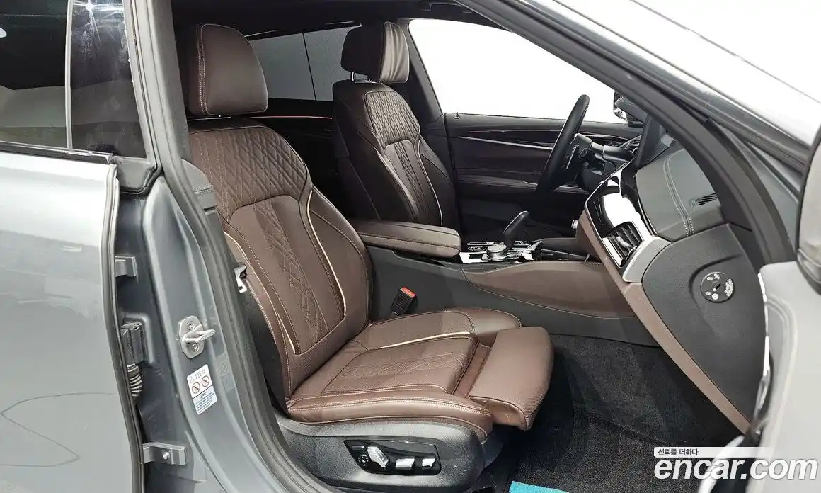 BMW 6 серия 2024 3.0 автомат (гидро), фото 11
