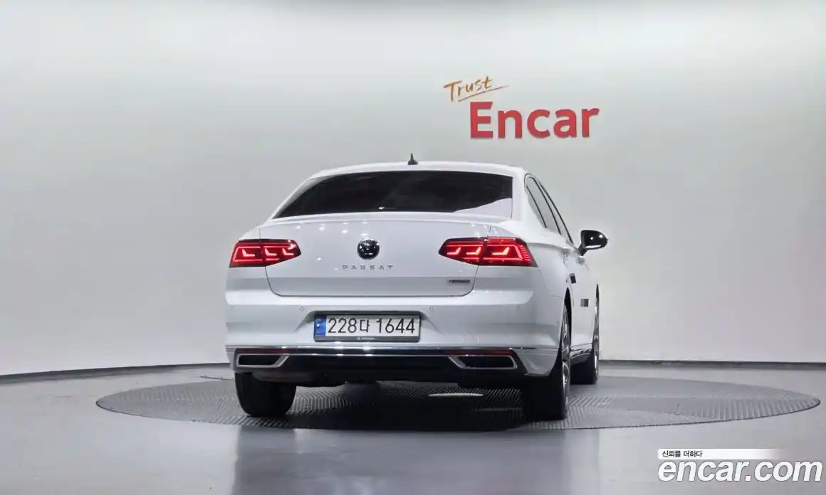 Volkswagen Passat 2021 2.0 автомат (гидро), фото 4
