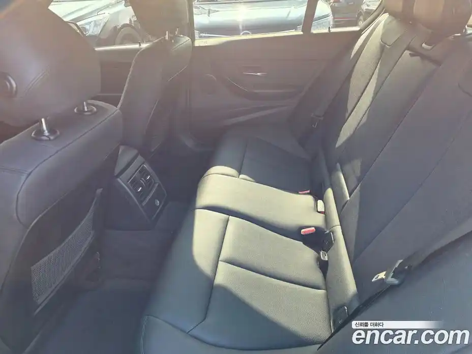 BMW 3 серия 2018 2.0 автомат (гидро), фото 16