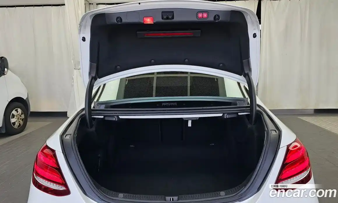 Mercedes-Benz E-Class 2018 2.0 автомат (гидро), фото 26