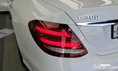 Mercedes-Benz E-Class 2018 2.0 автомат (гидро), миниатюра 9