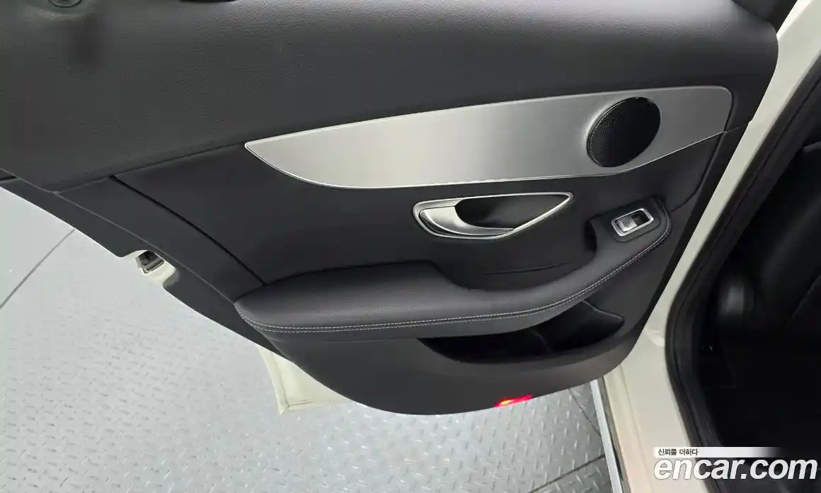 Mercedes-Benz C-Class 2018 2.0 гидро, фото 15 Mercedes-Benz C-Class 2018 2.0 гидро, фото 15