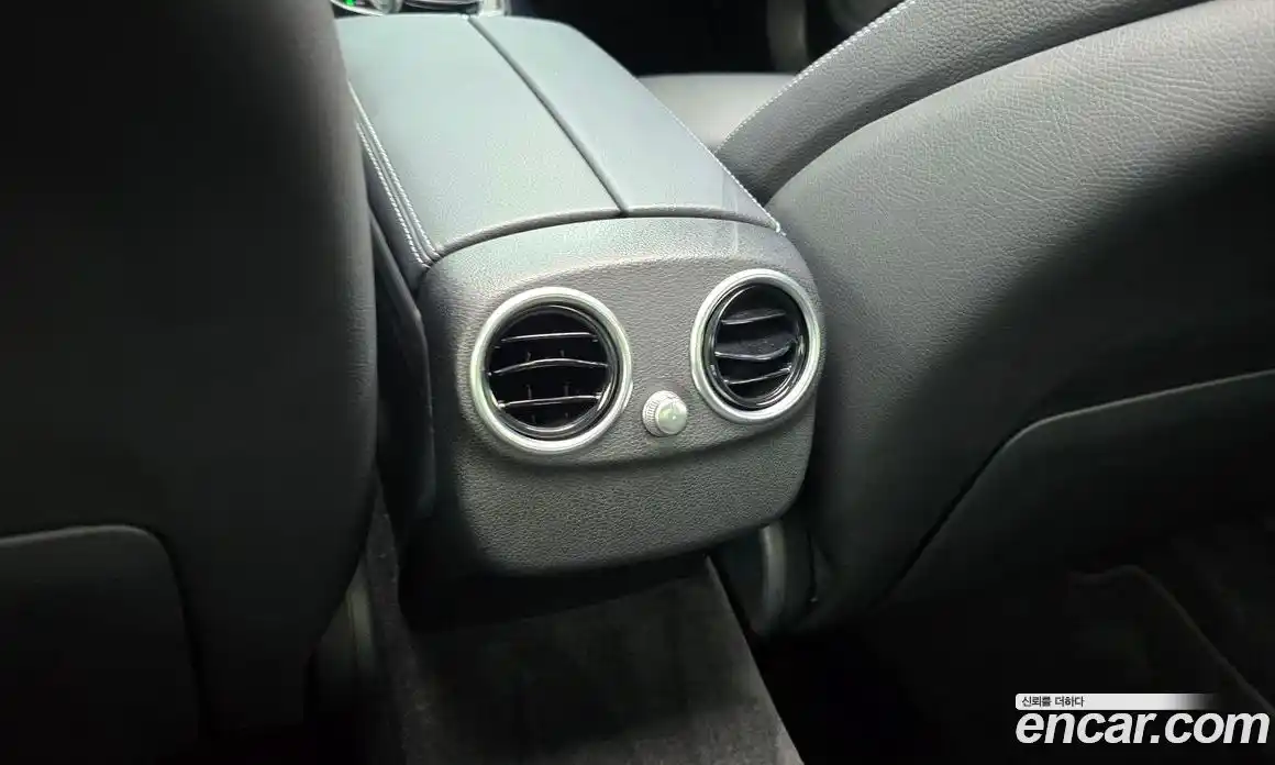 Mercedes-Benz C-Class 2018 2.0 гидро, фото 29 Mercedes-Benz C-Class 2018 2.0 гидро, фото 29