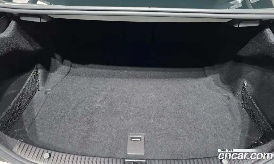 Mercedes-Benz C-Class 2018 2.0 гидро, фото 30 Mercedes-Benz C-Class 2018 2.0 гидро, фото 30