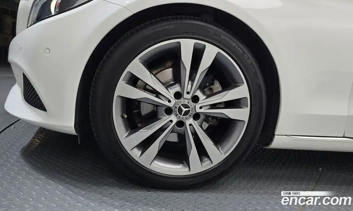 Mercedes-Benz C-Class 2018 2.0 гидро, фото 5 Mercedes-Benz C-Class 2018 2.0 гидро, фото 5