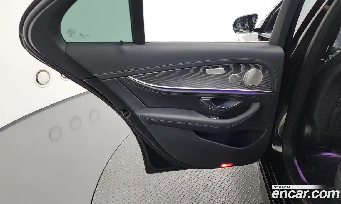 Mercedes-Benz E-Class 2022 2.0 автомат (гидро), фото 15
