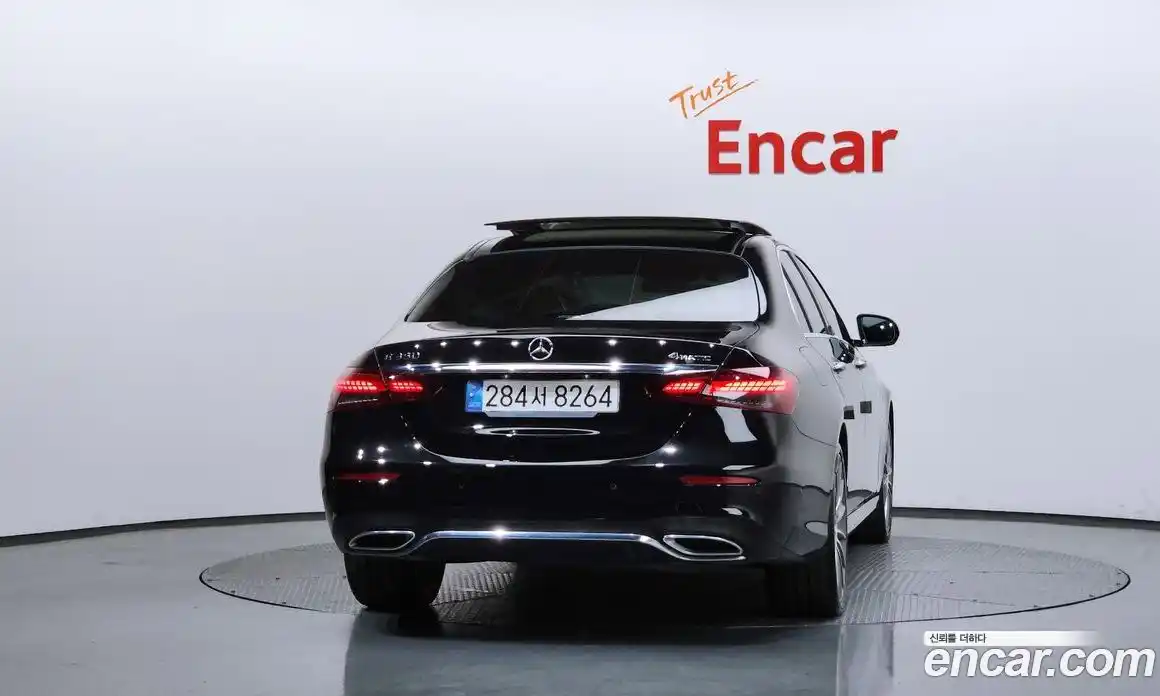 Mercedes-Benz E-Class 2022 2.0 автомат (гидро), фото 4