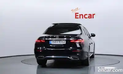Mercedes-Benz E-Class 2022 2.0 автомат (гидро), миниатюра 4