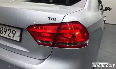 Volkswagen Passat 2014 2.0 автомат (гидро), миниатюра 9