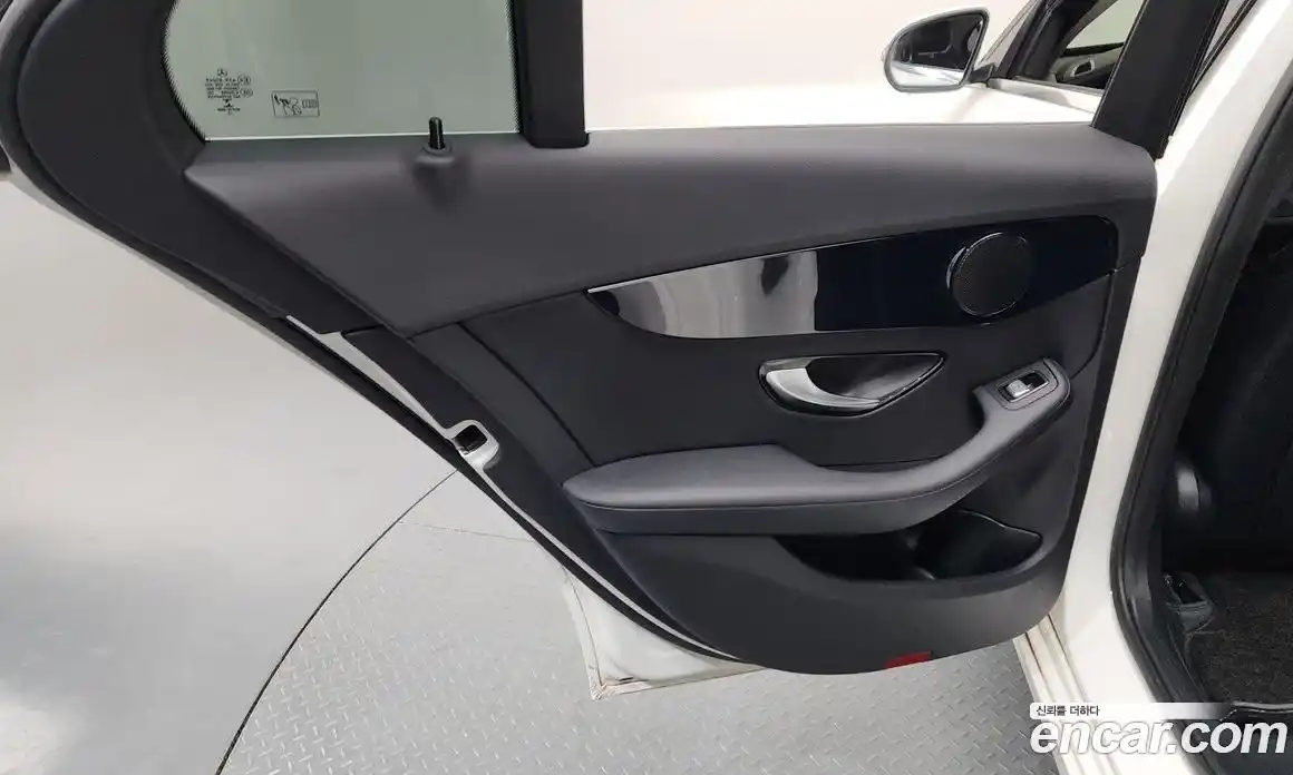 Mercedes-Benz C-Class 2017 2.0 гидро, фото 15 Mercedes-Benz C-Class 2017 2.0 гидро, фото 15
