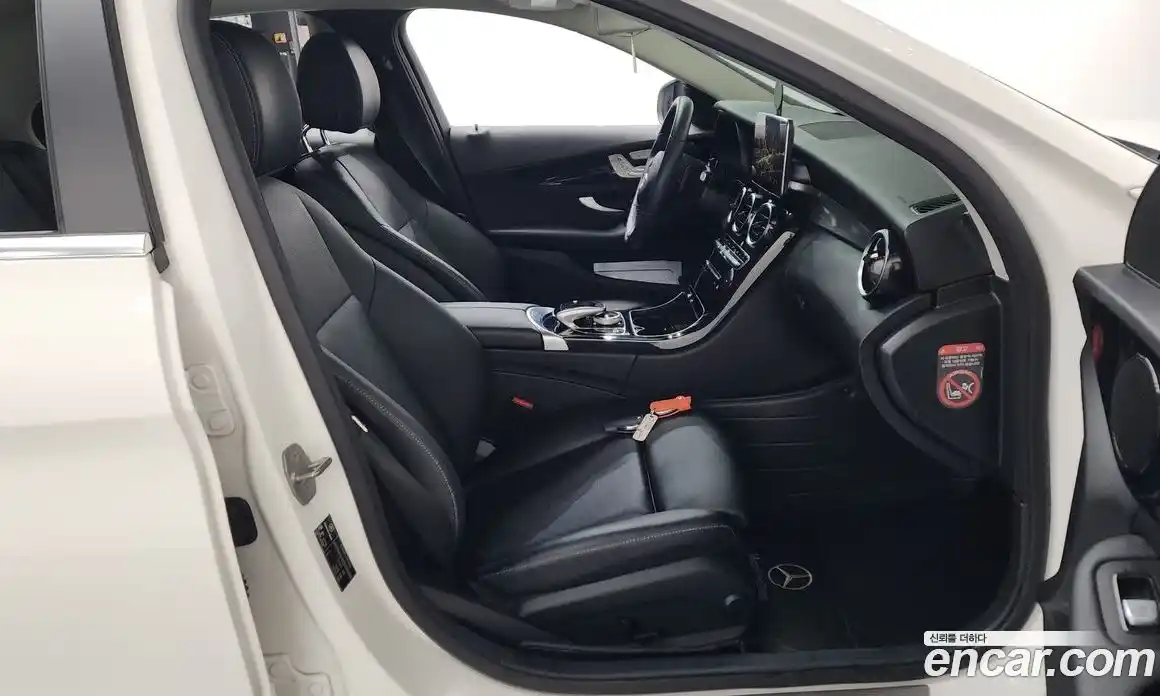 Mercedes-Benz C-Class 2017 2.0 гидро, фото 16 Mercedes-Benz C-Class 2017 2.0 гидро, фото 16