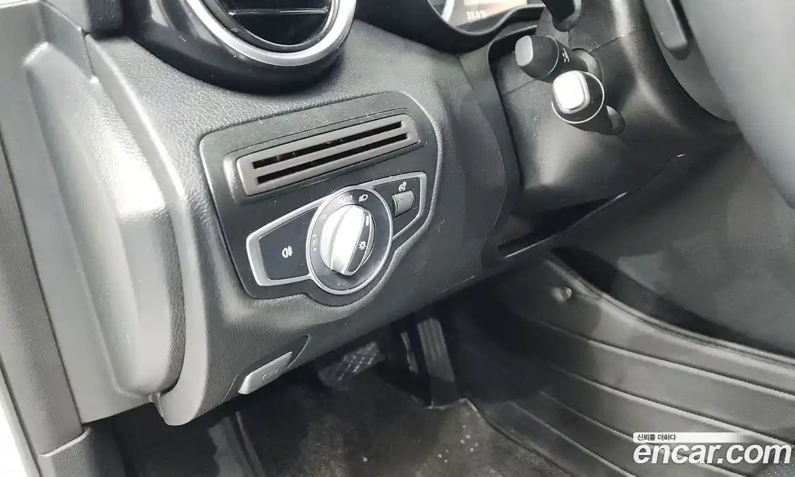 Mercedes-Benz C-Class 2017 2.0 гидро, фото 28 Mercedes-Benz C-Class 2017 2.0 гидро, фото 28