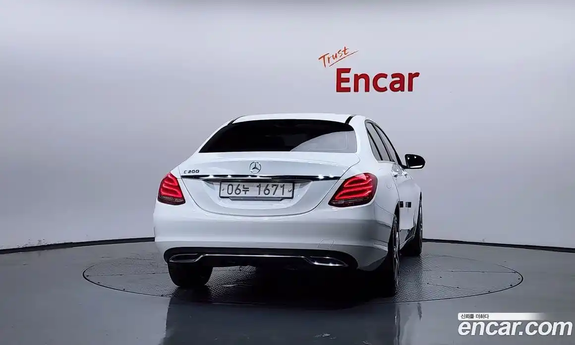 Mercedes-Benz C-Class 2017 2.0 гидро, фото 4 Mercedes-Benz C-Class 2017 2.0 гидро, фото 4