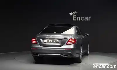 Mercedes-Benz E-Class 2019 2.0 автомат (гидро), миниатюра 4