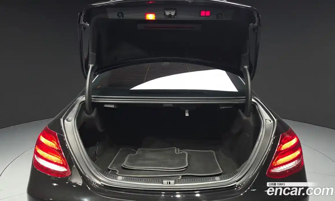 Mercedes-Benz E-Class 2018 2.0 автомат (гидро), фото 19