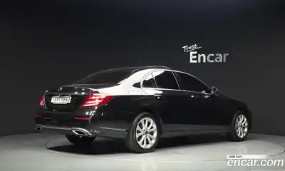 Mercedes-Benz E-Class 2018 2.0 автомат (гидро), миниатюра 2