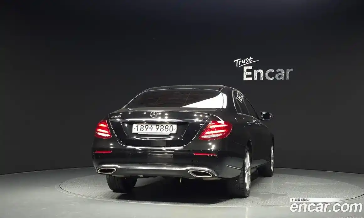 Mercedes-Benz E-Class 2018 2.0 автомат (гидро), фото 4