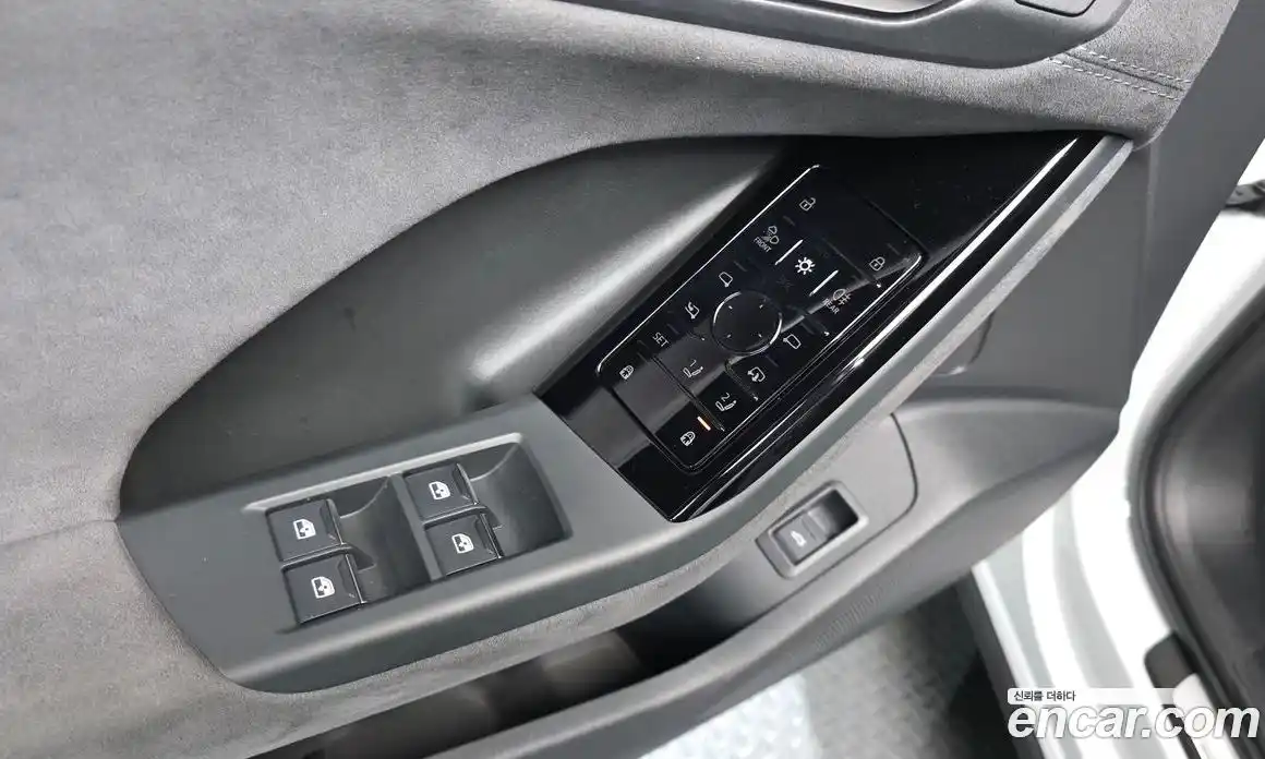 Audi SQ6 e-tron 2025 0.2 автомат (гидро), фото 32