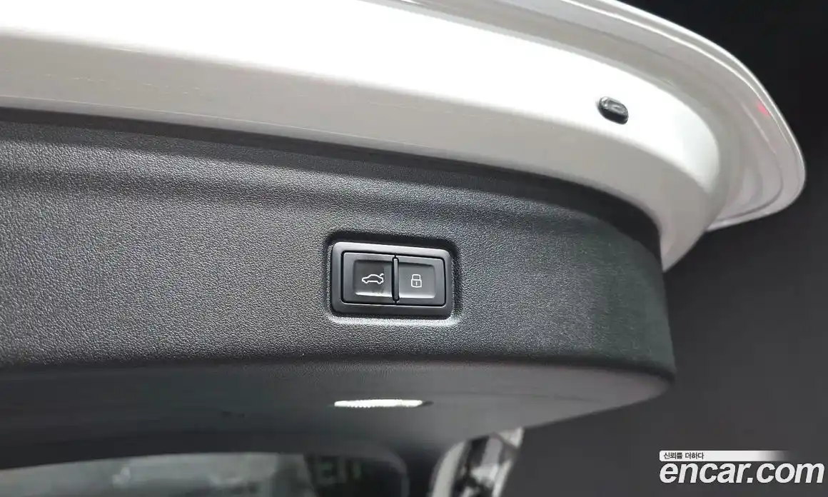 Audi SQ6 e-tron 2025 0.2 автомат (гидро), фото 35