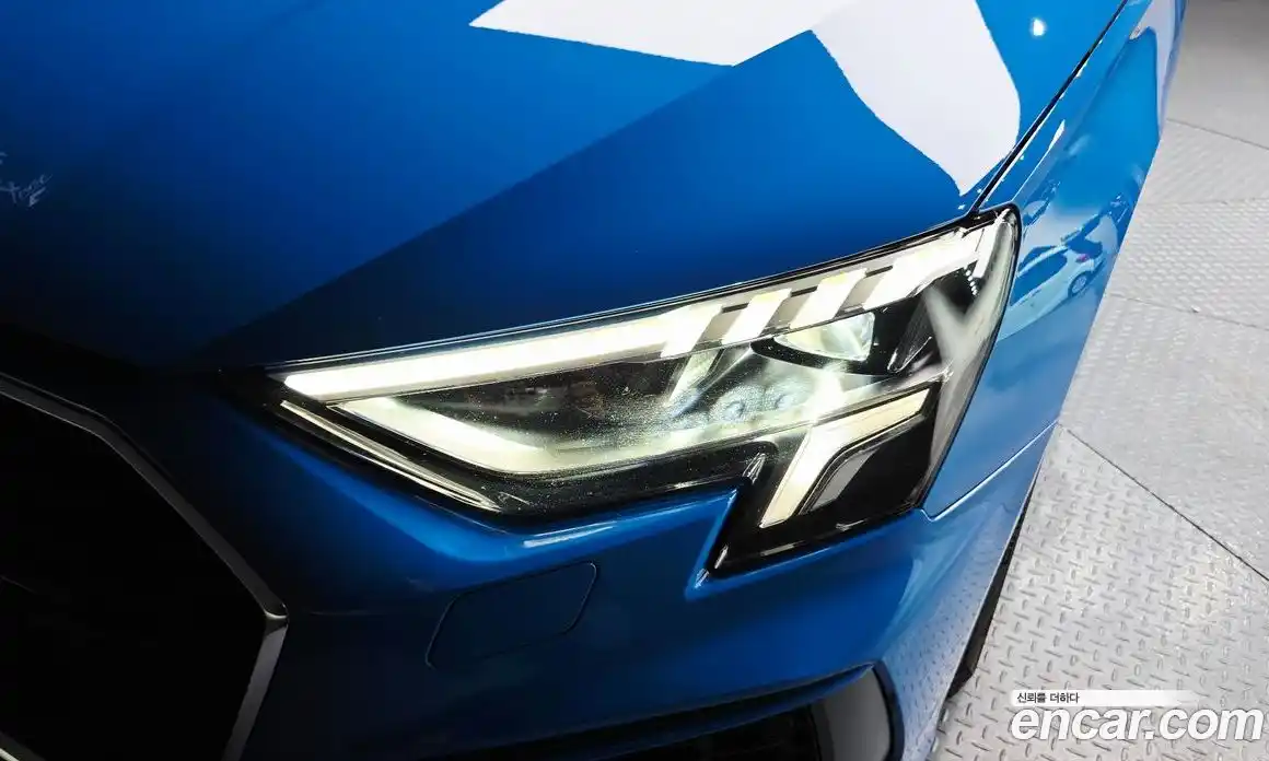Audi A3 2023 2.0 автомат (гидро), фото 8