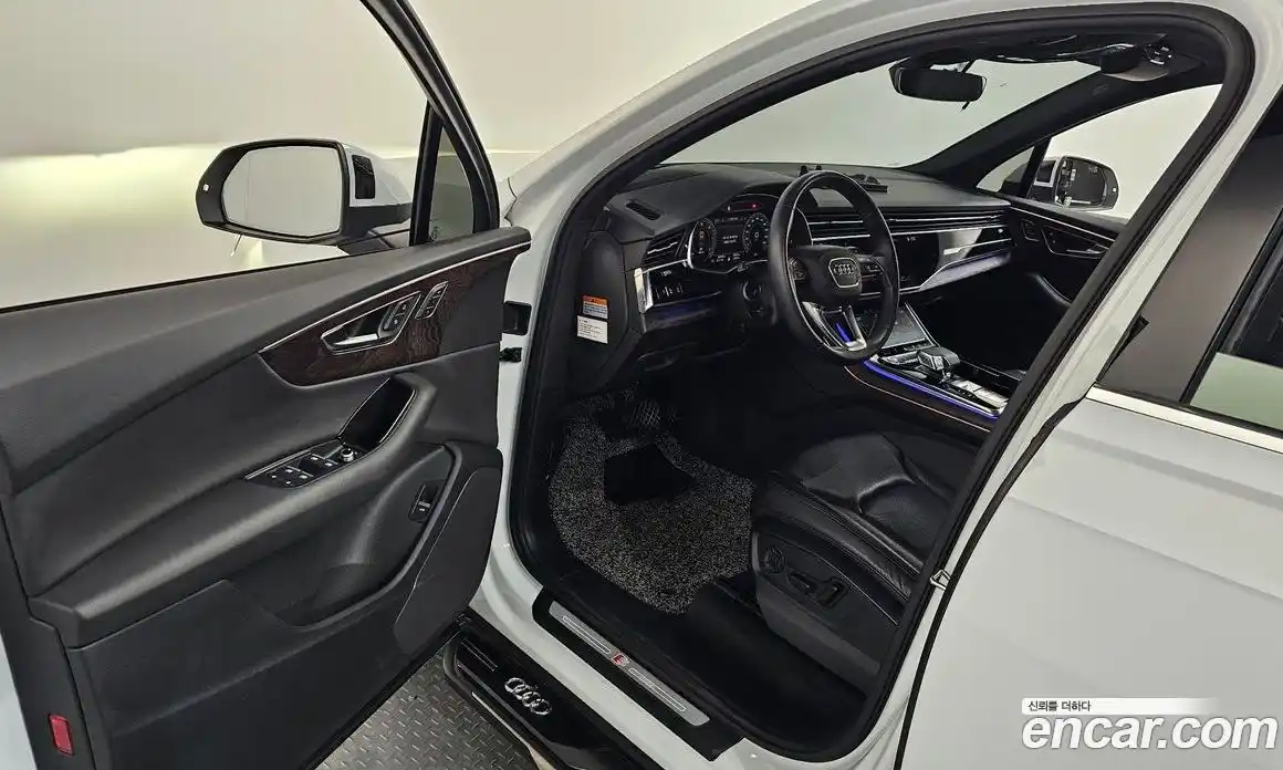 Audi Q7 2020 3.0 автомат (гидро), фото 13