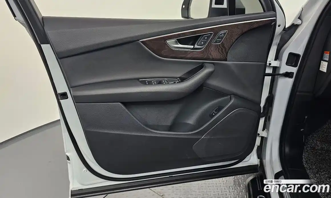 Audi Q7 2020 3.0 автомат (гидро), фото 14