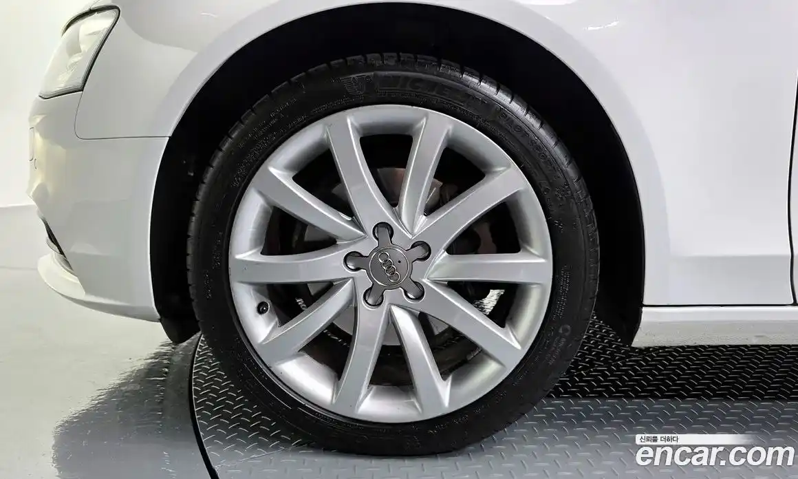 Audi A4 2013 2.0 автомат (гидро), фото 5