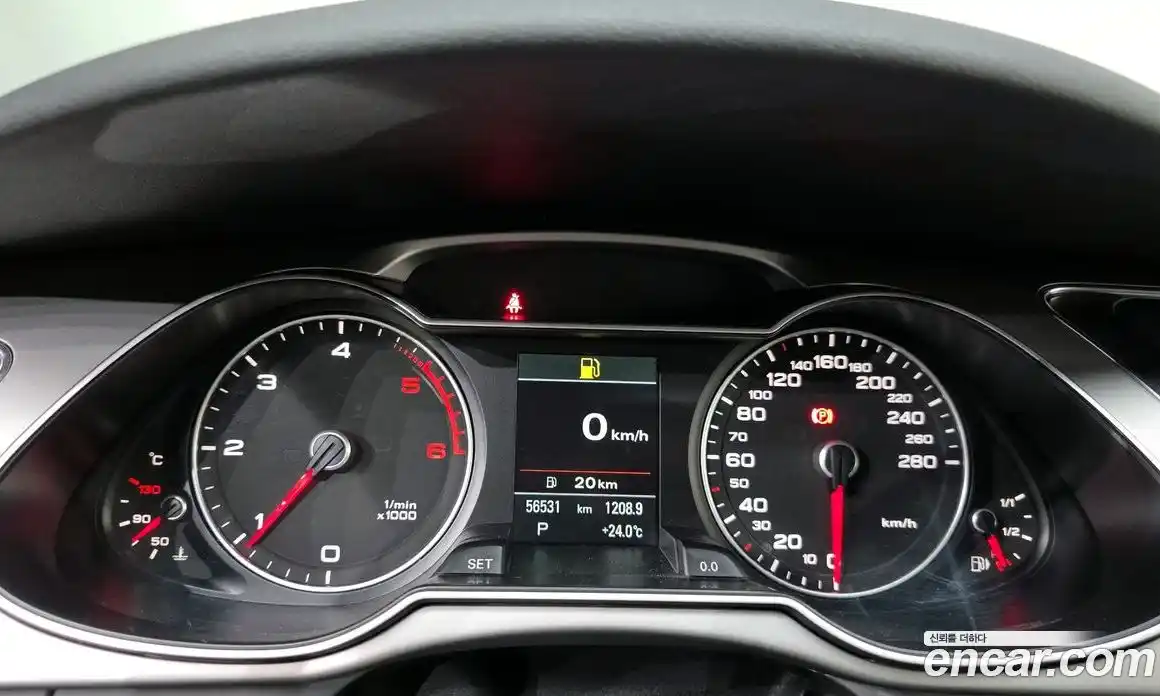 Audi A4 2013 2.0 автомат (гидро), фото 8
