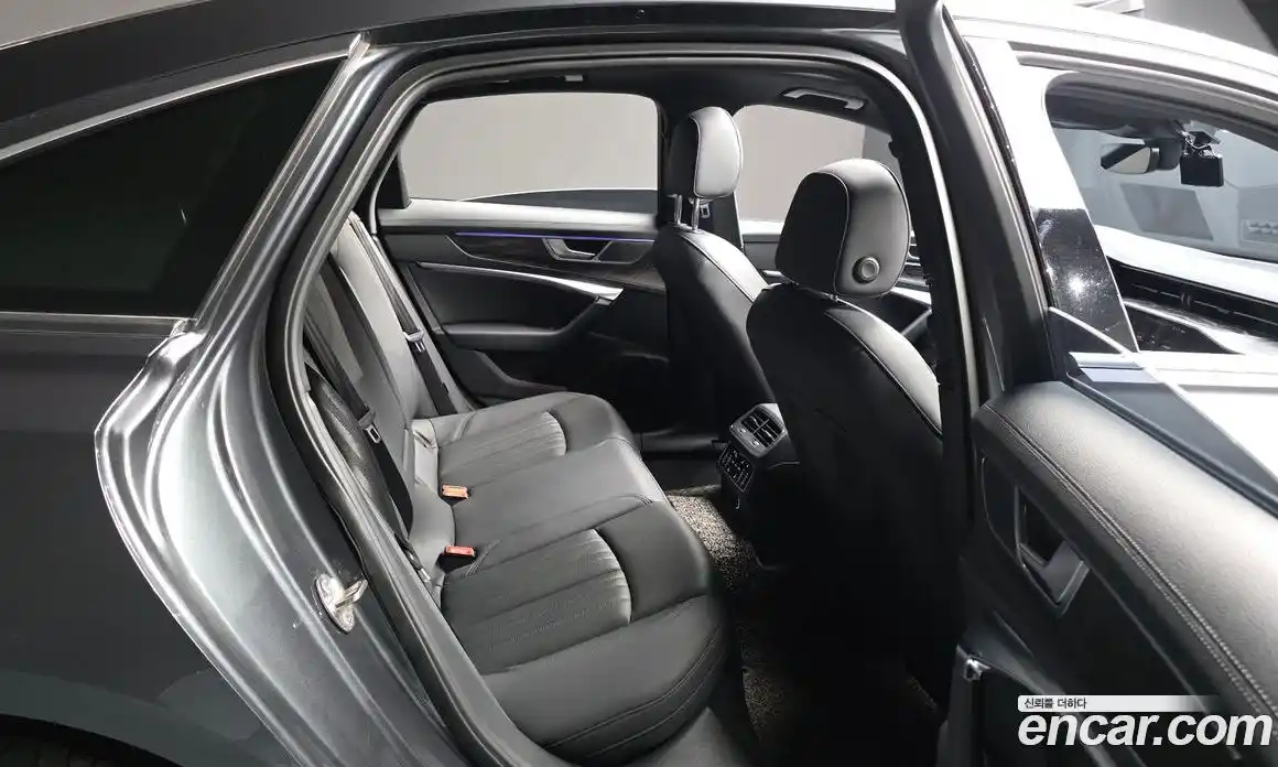 Audi A6 2020 2.0 автомат (гидро), фото 12