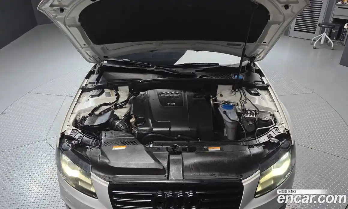 Audi A4 2011 2.0 автомат (гидро), фото 6