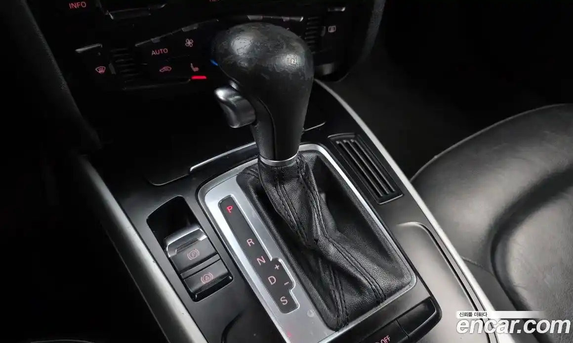 Audi A4 2011 2.0 автомат (гидро), фото 9