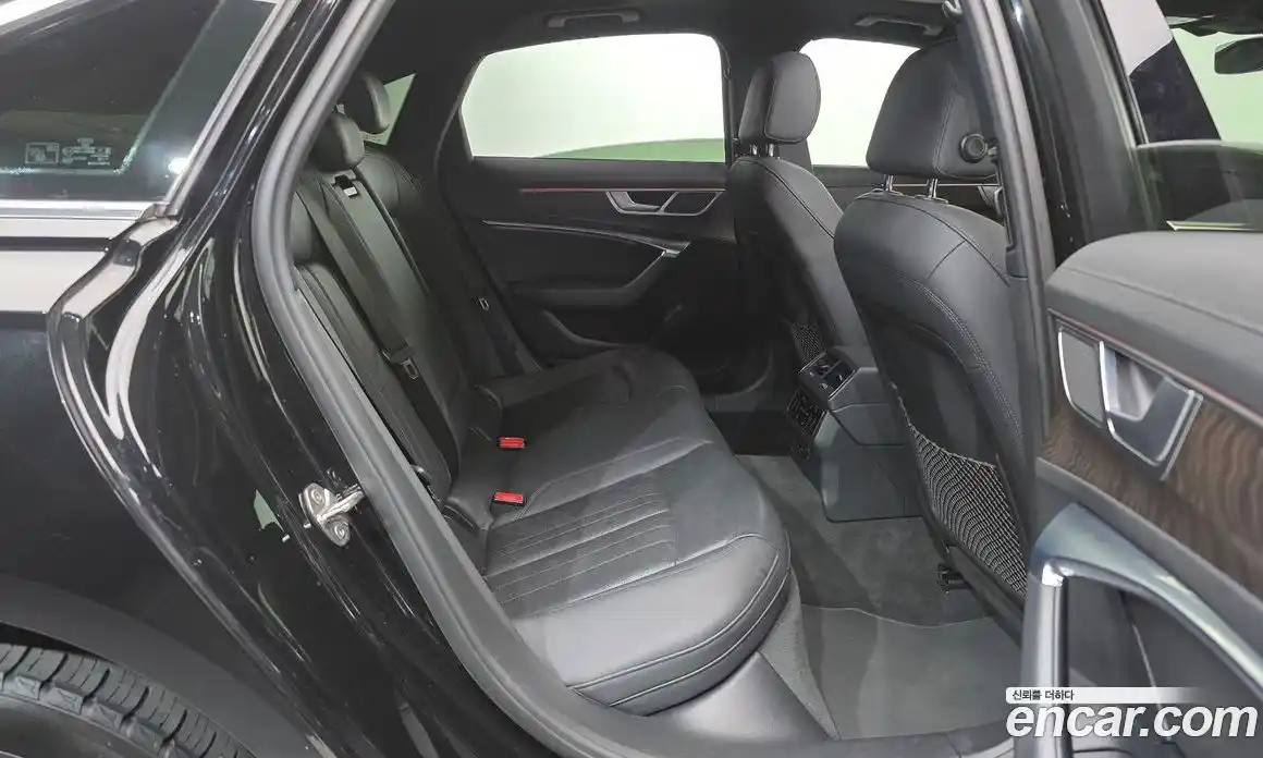 Audi A6 2020 2.0 автомат (гидро), фото 11