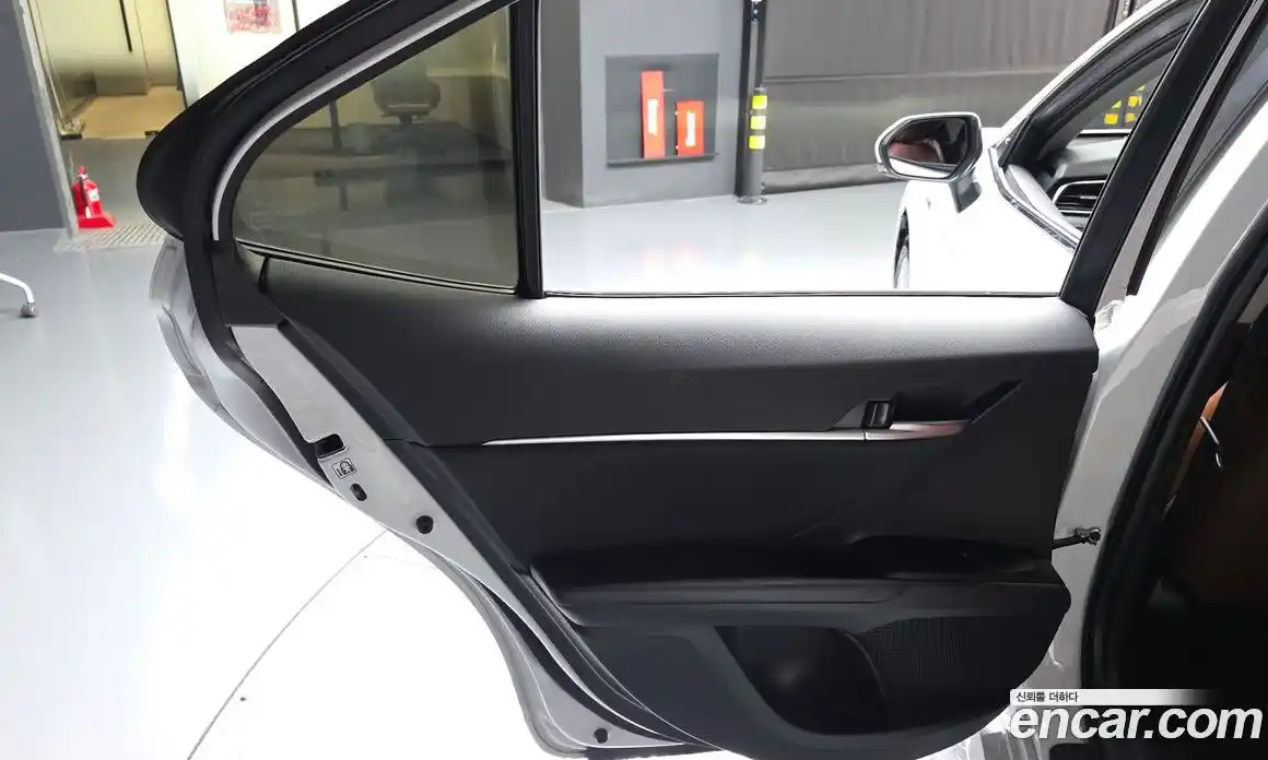 Toyota Camry 2024 2.5 автомат (гидро), фото 15 Toyota Camry 2024 2.5 автомат (гидро), фото 15