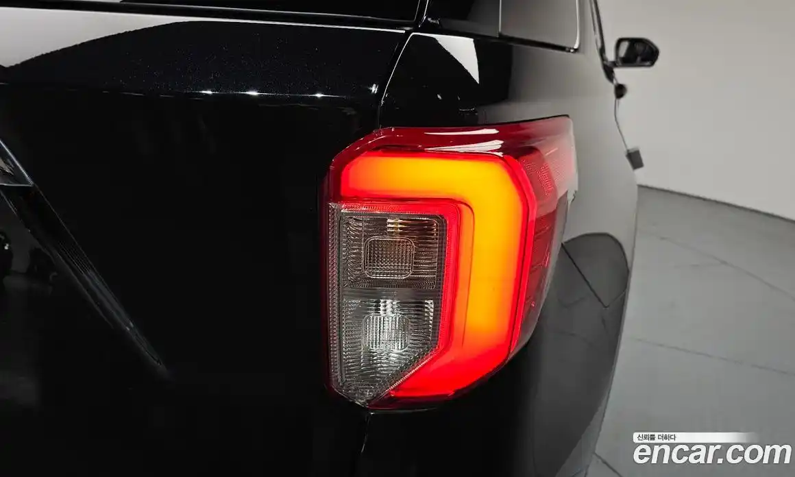 Ford Explorer 2022 2.3 автомат (гидро), фото 9