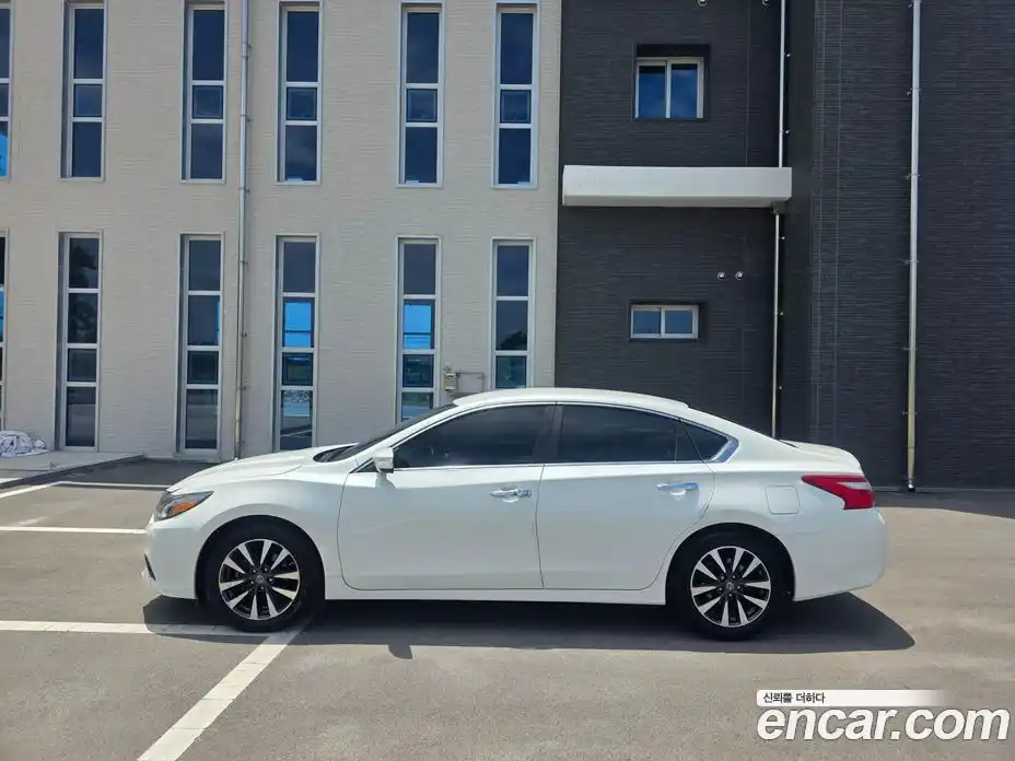 Nissan Altima 2017 2.5 автомат (гидро), фото 5 Nissan Altima 2017 2.5 автомат (гидро), фото 5