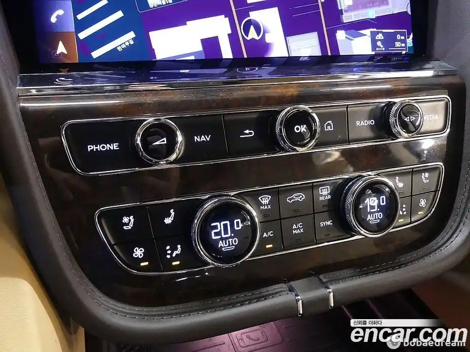 Bentley Bentayga 2022 4.0 автомат (гидро), фото 11 Bentley Bentayga 2022 4.0 автомат (гидро), фото 11