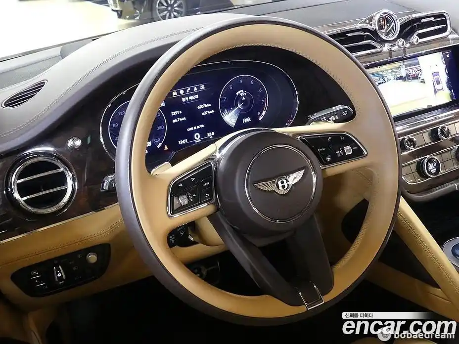 Bentley Bentayga 2022 4.0 автомат (гидро), фото 13 Bentley Bentayga 2022 4.0 автомат (гидро), фото 13